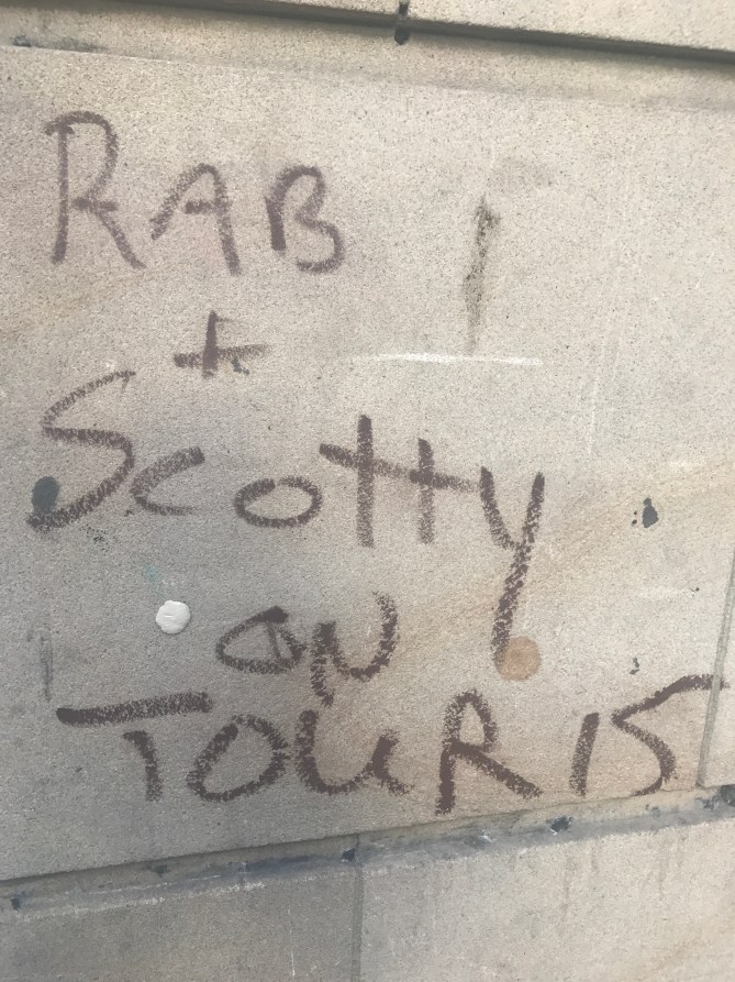 20170616_191807253_iOS