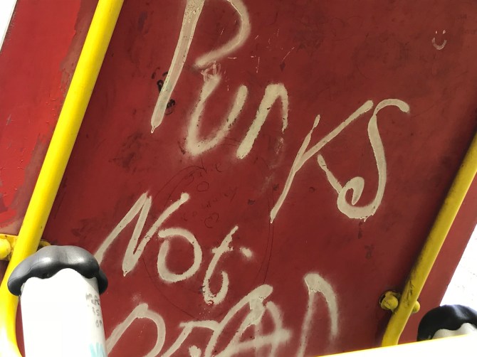 20180415_111124702_iOS