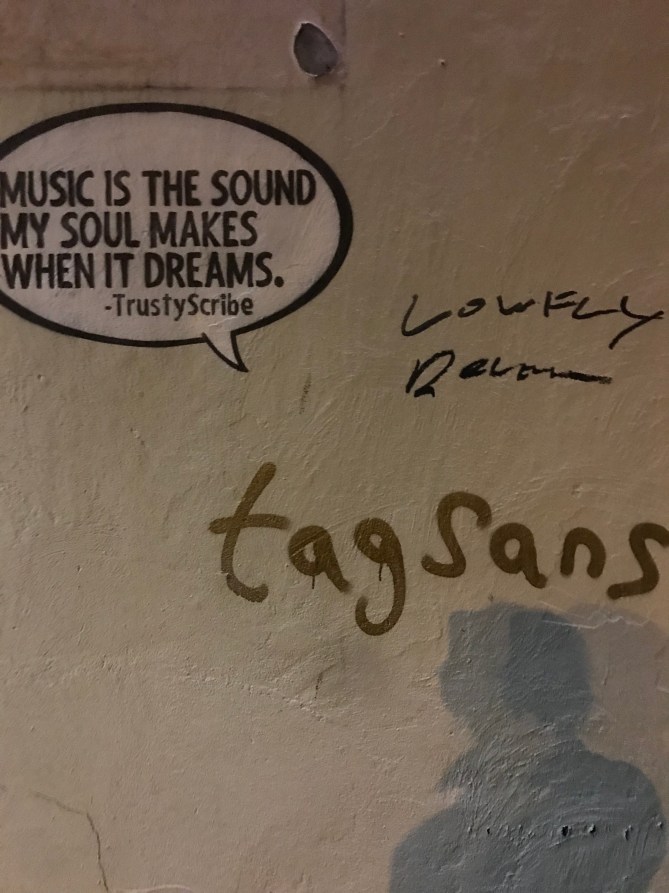 20190312_203935398_iOS