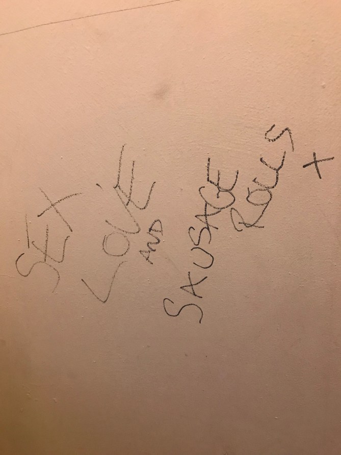 20190404_185935879_iOS