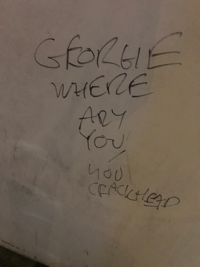 20190410_193939307_iOS